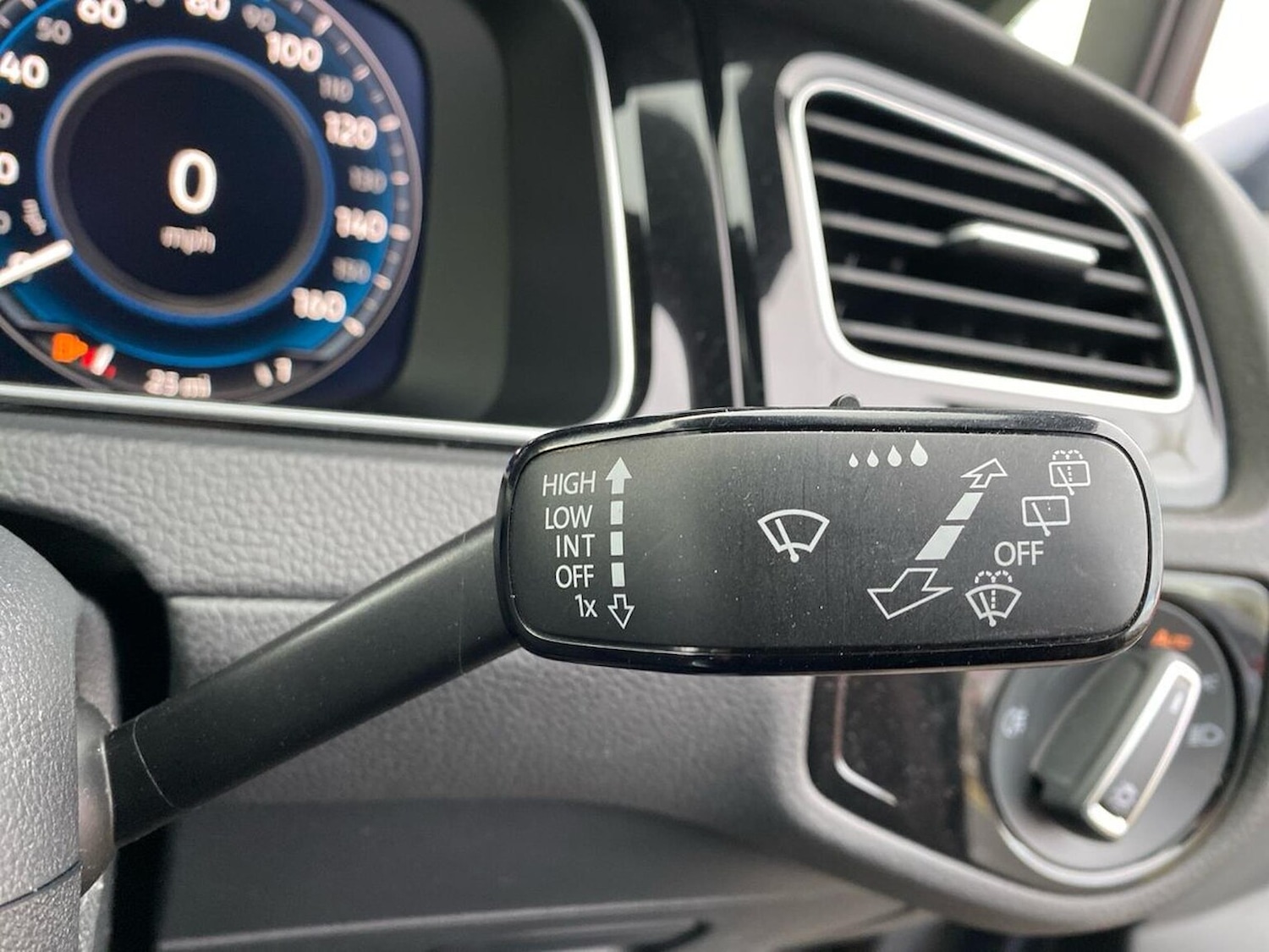 Used Volkswagen Golf 2020 for sale - 76651280: Photo 29