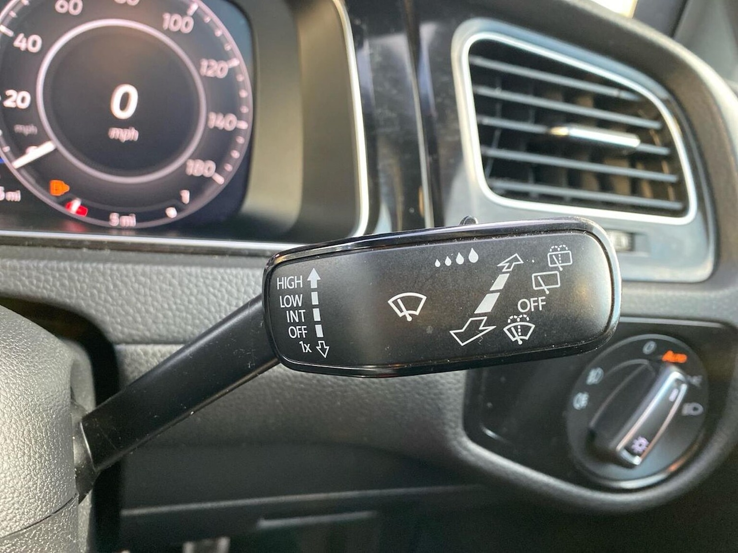 Used Volkswagen Golf 2018 for sale - 76725893: Photo 29