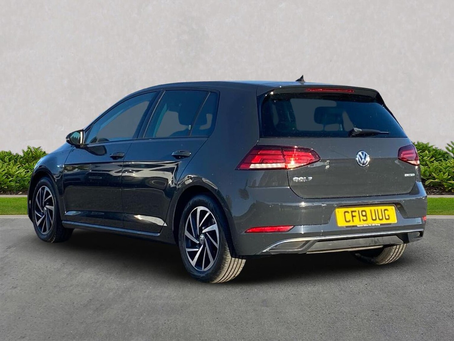 Used Volkswagen Golf 2019 for sale - 76064413: Photo 2