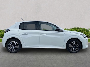 Used Peugeot 208 2023 for sale - 79513052: Photo