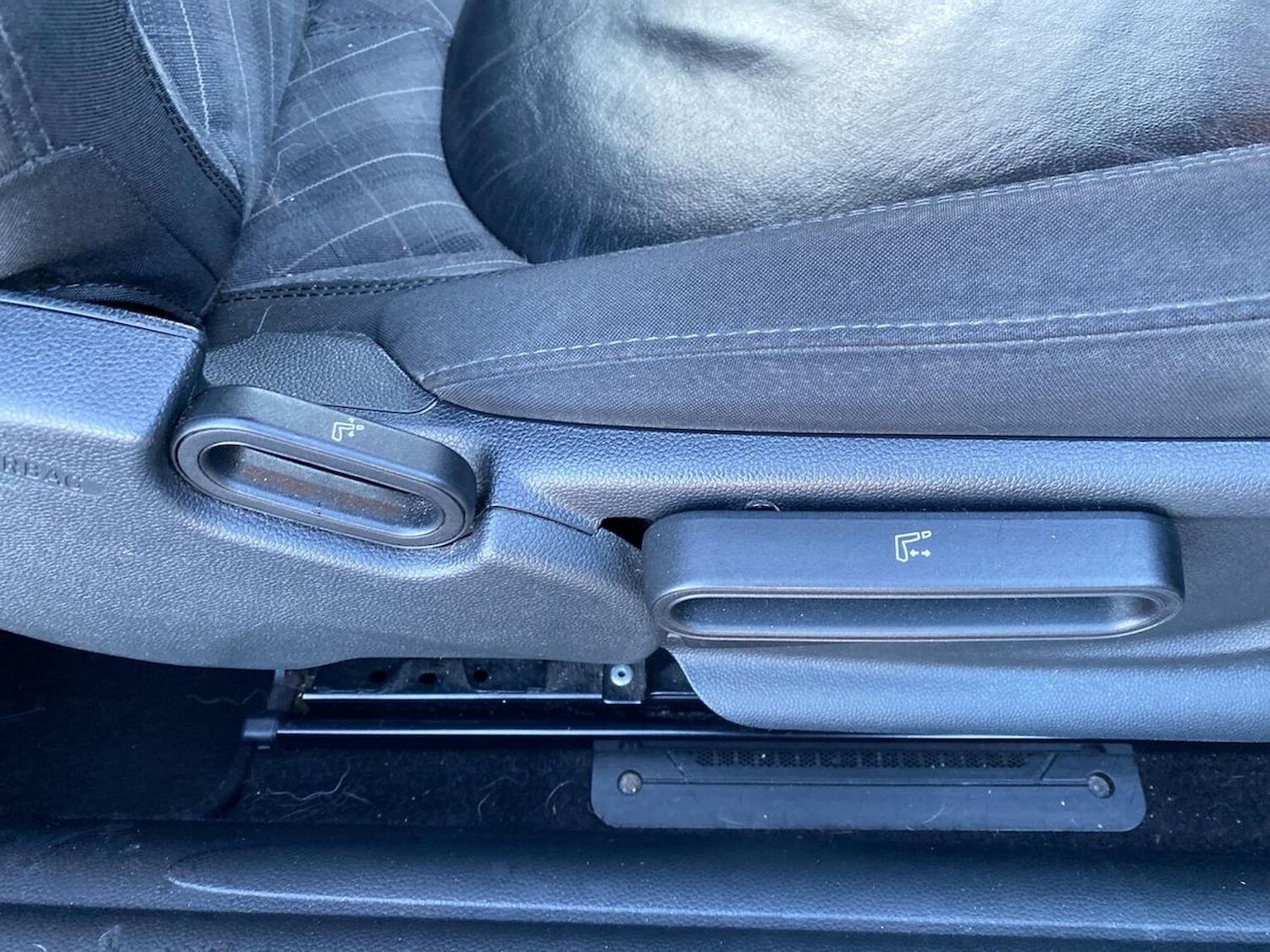 Used MINI Convertible 2017 for sale - 76864007: Photo 30