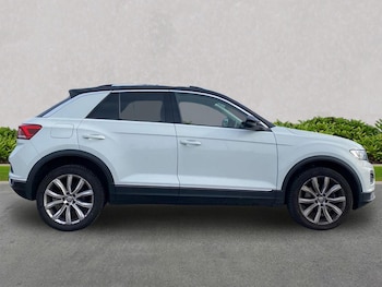Used Volkswagen T-Roc 2018 for sale - 79551755: Photo