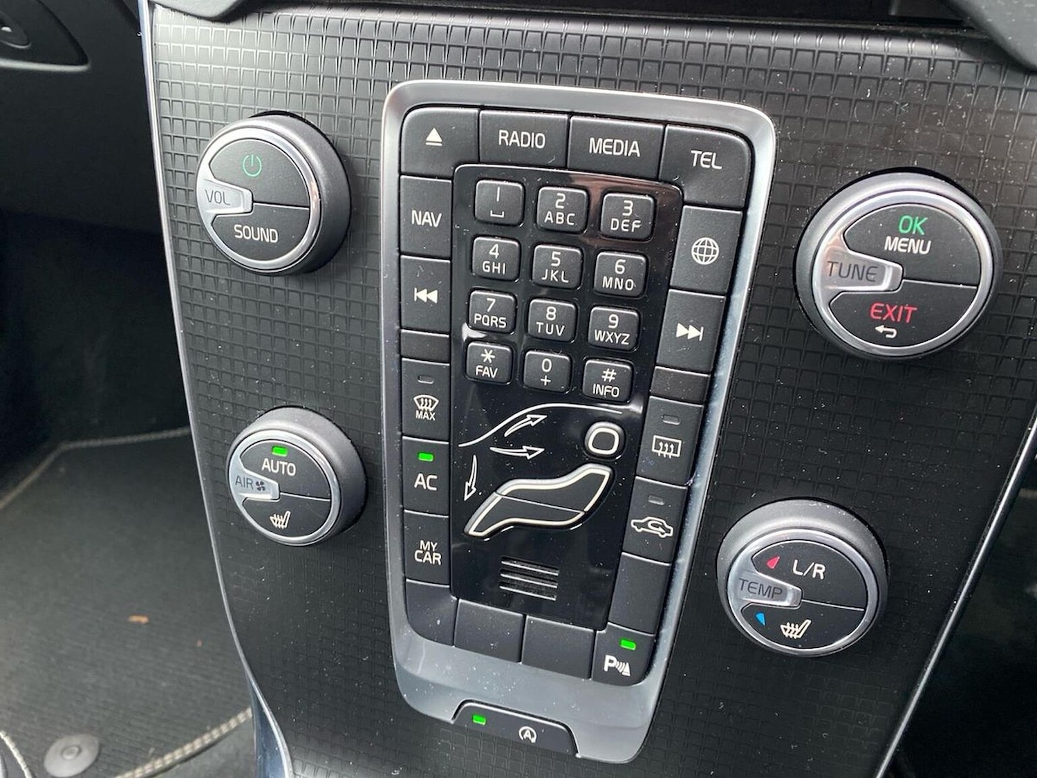 Used Volvo V40 2019 for sale - 77735871: Photo 12