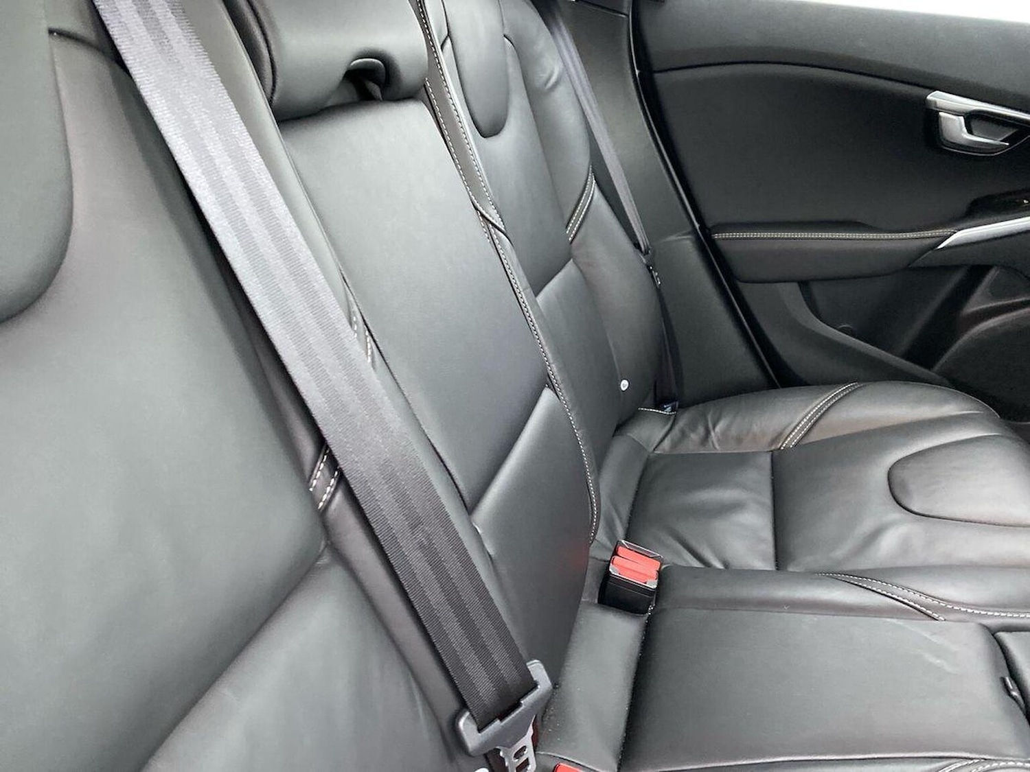 Used Volvo V40 2019 for sale - 77735871: Photo 16