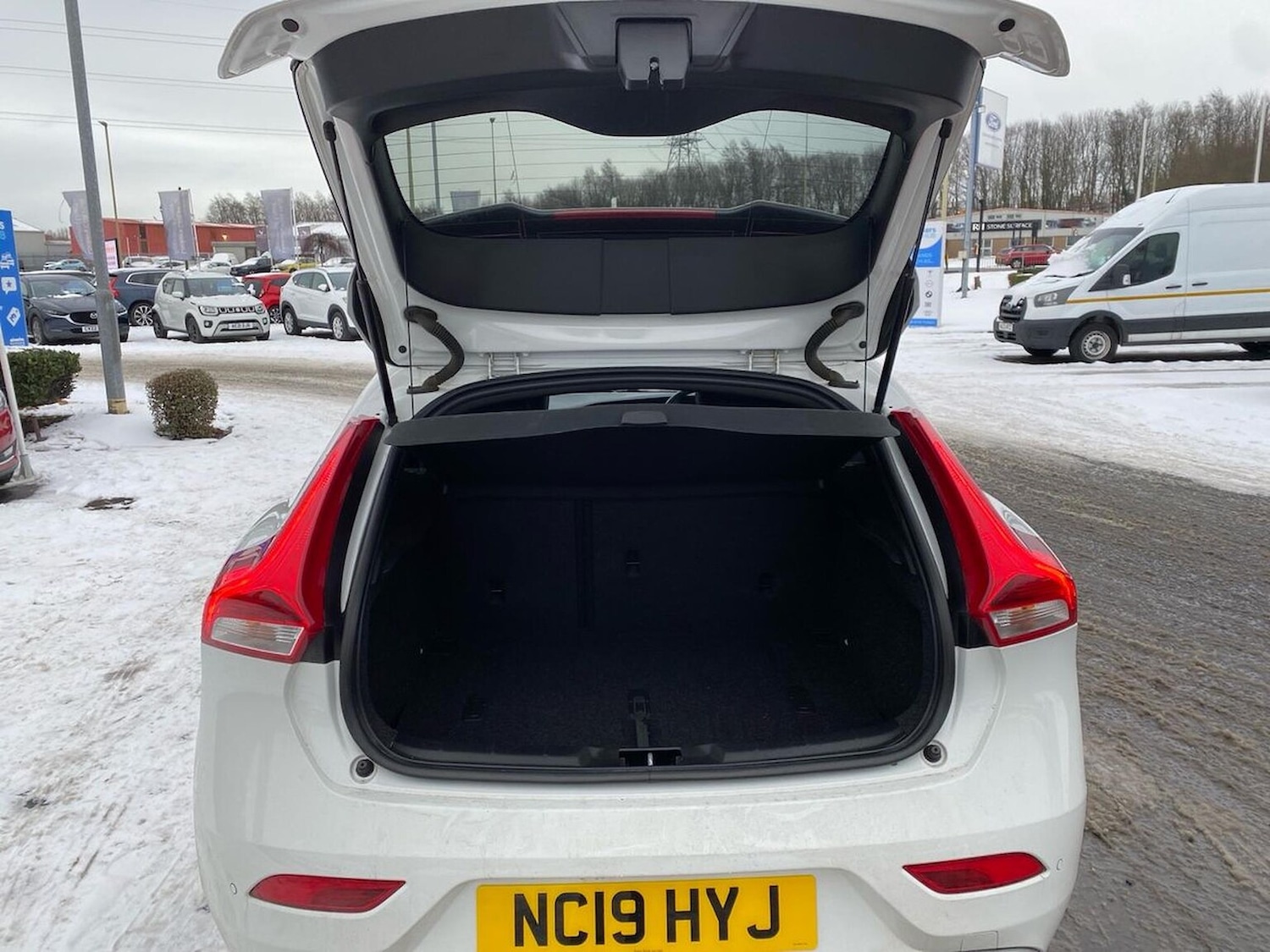 Used Volvo V40 2019 for sale - 77735871: Photo 17