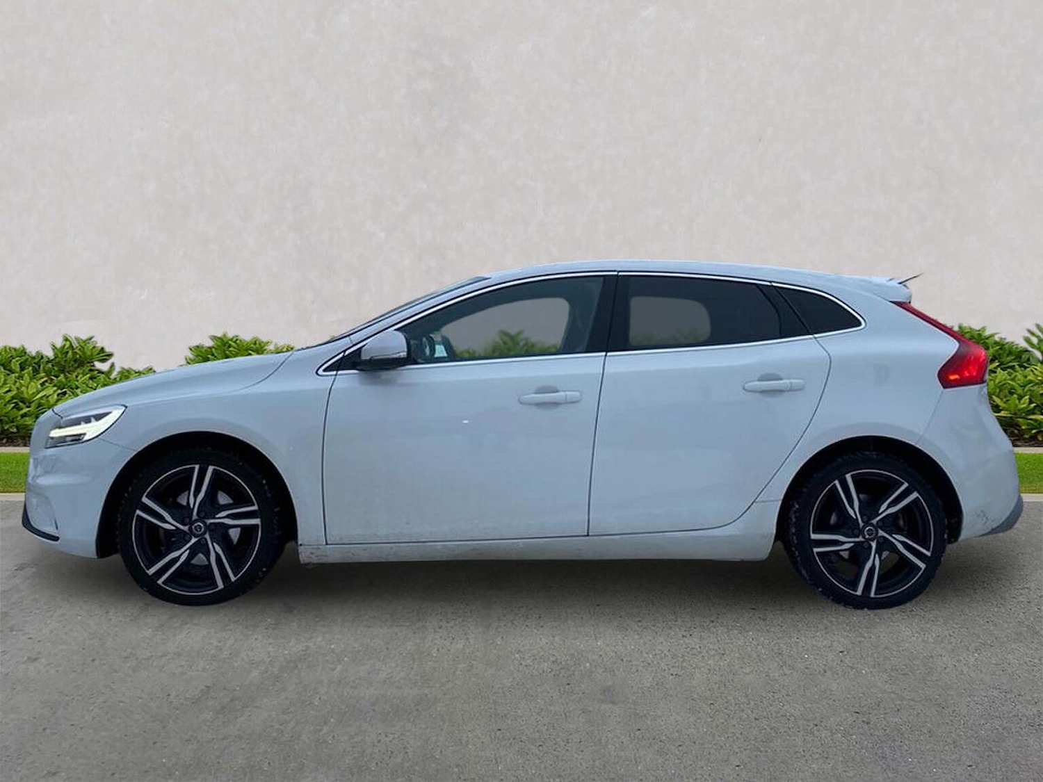 Used Volvo V40 2019 for sale - 77735871: Photo 19