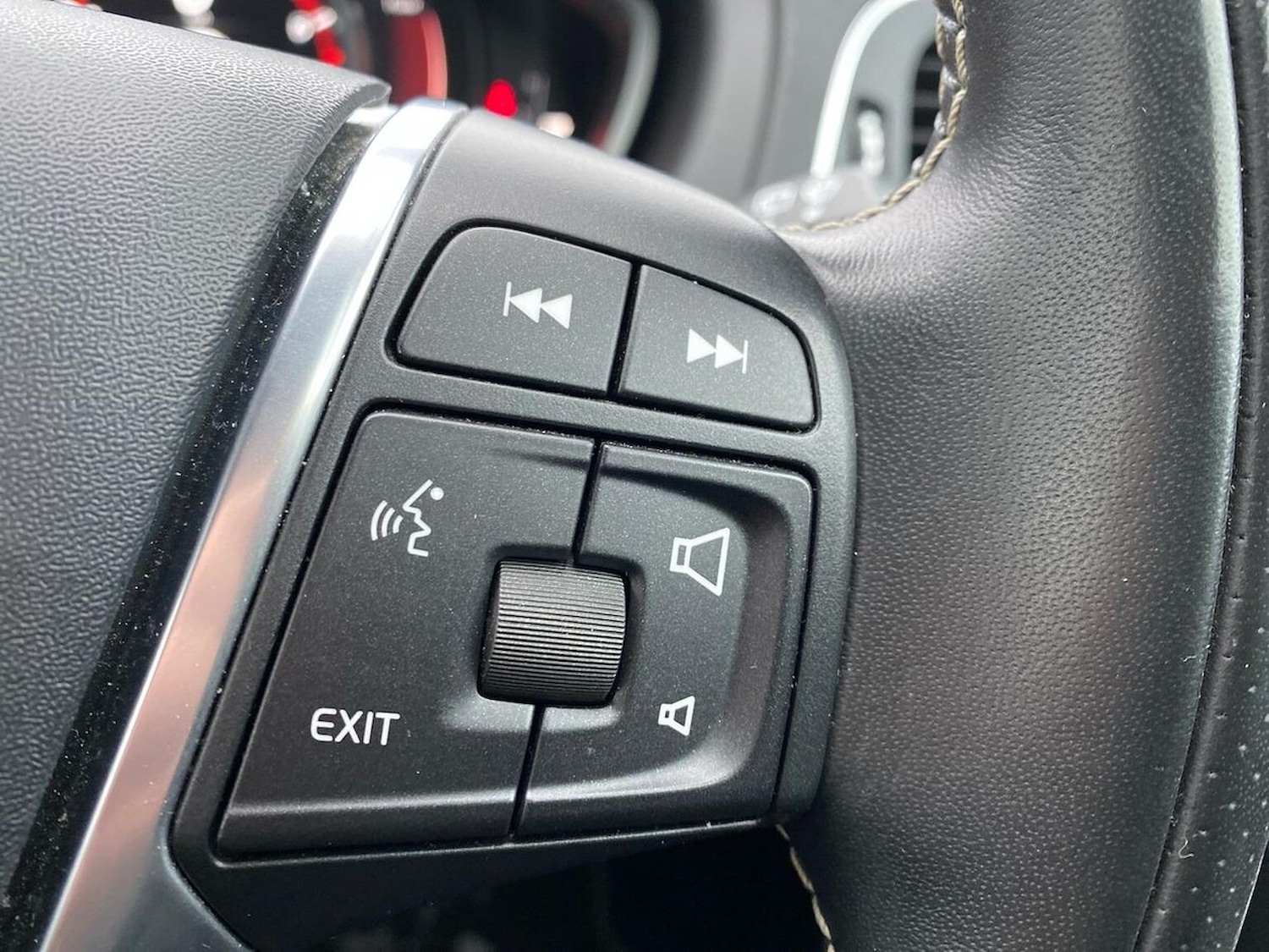 Used Volvo V40 2019 for sale - 77735871: Photo 27