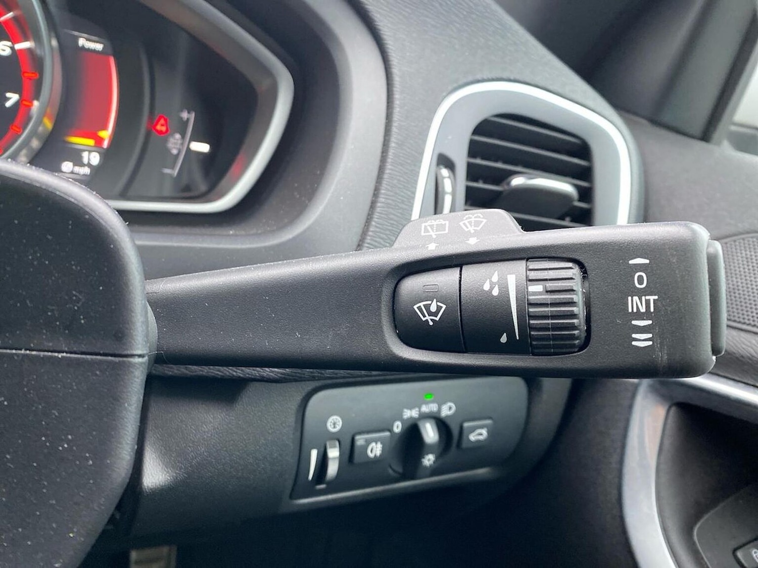 Used Volvo V40 2019 for sale - 77735871: Photo 29