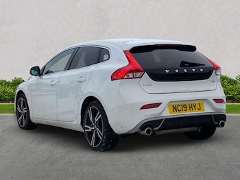 Used Volvo V40 2019 for sale - 77735871: Photo