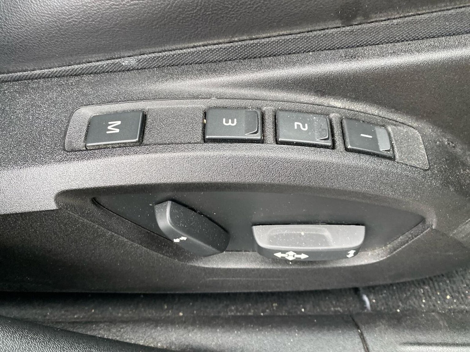 Used Volvo V40 2019 for sale - 77735871: Photo 30