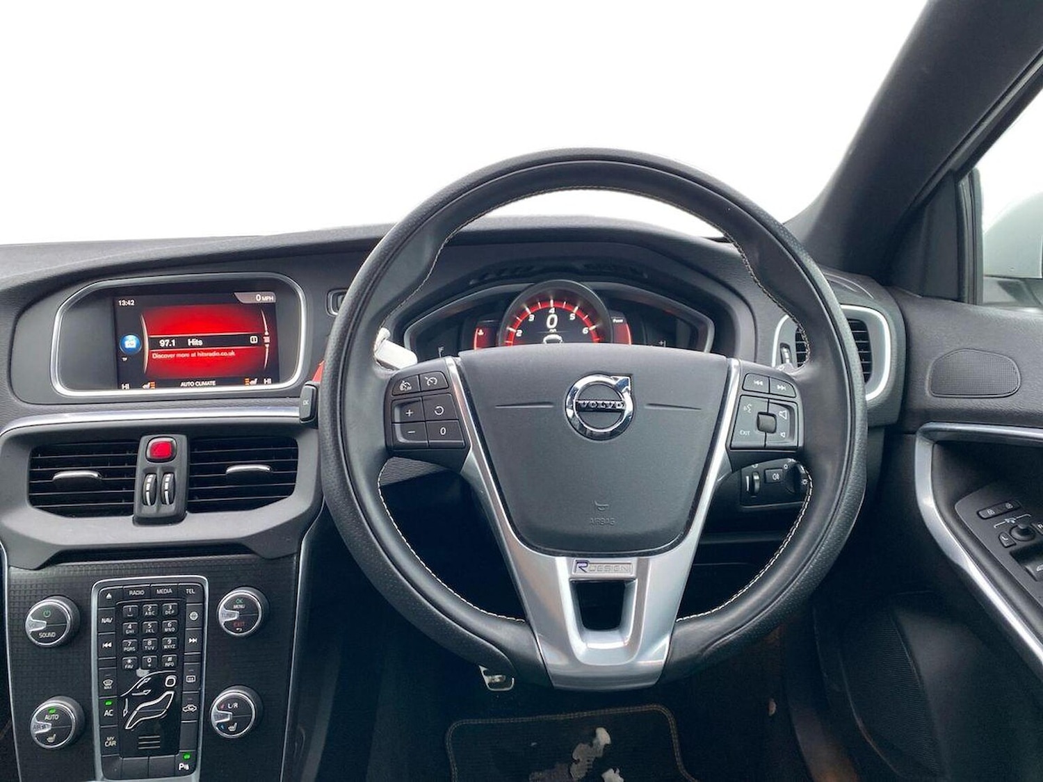 Used Volvo V40 2019 for sale - 77735871: Photo 9