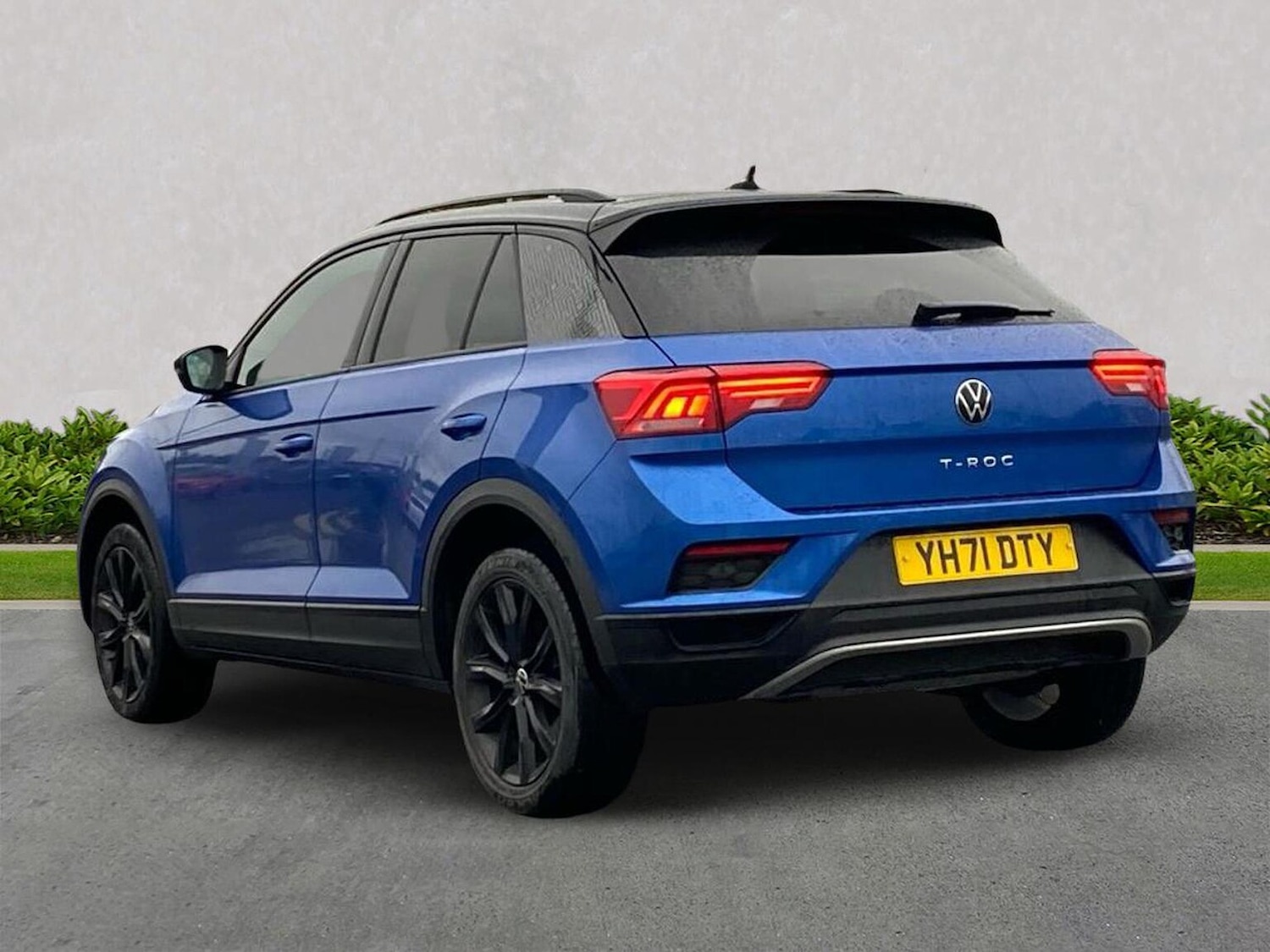 Used Volkswagen T-Roc 2021 for sale - 76543001: Photo 2