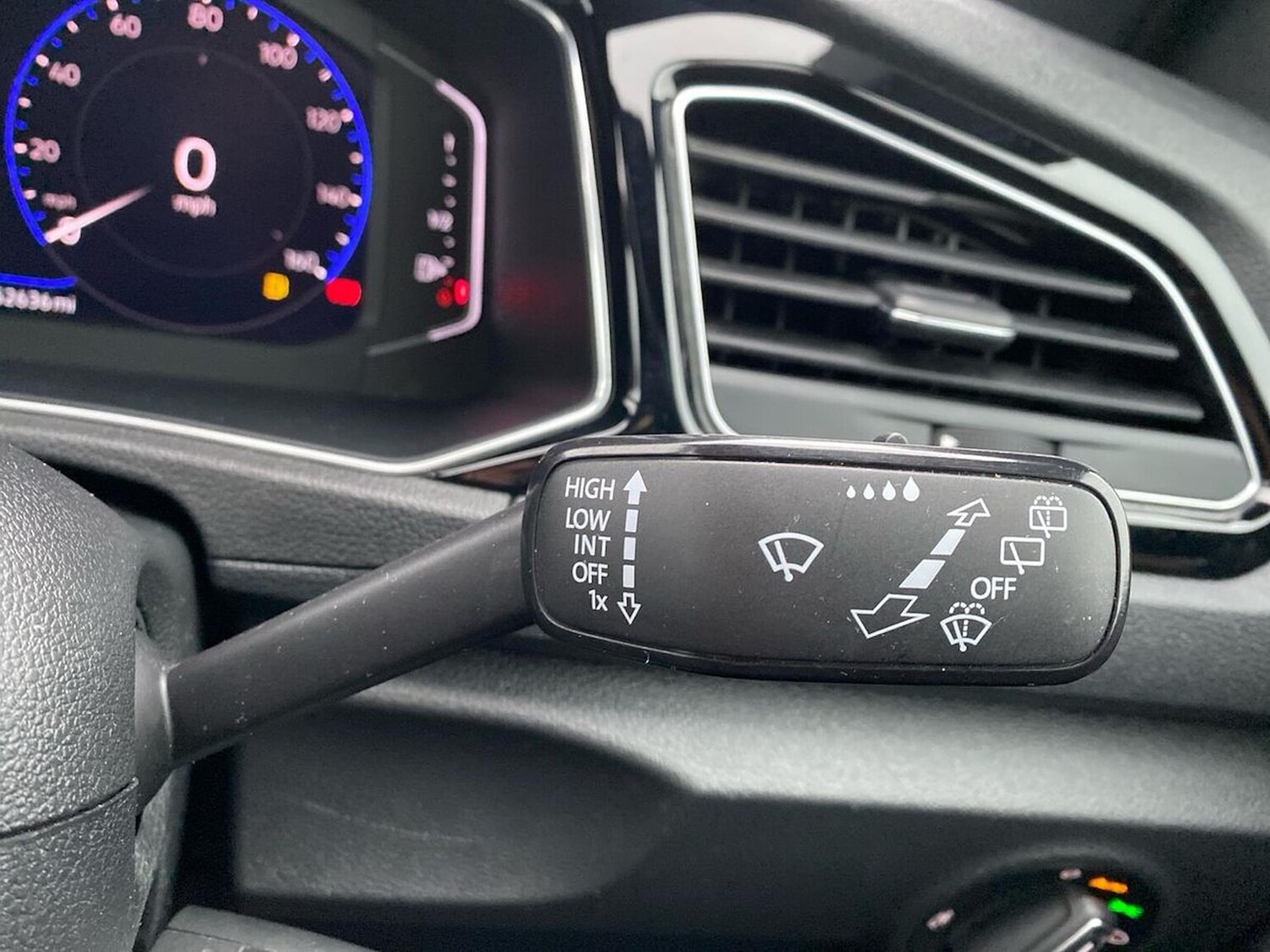 Used Volkswagen T-Roc 2021 for sale - 76543001: Photo 31