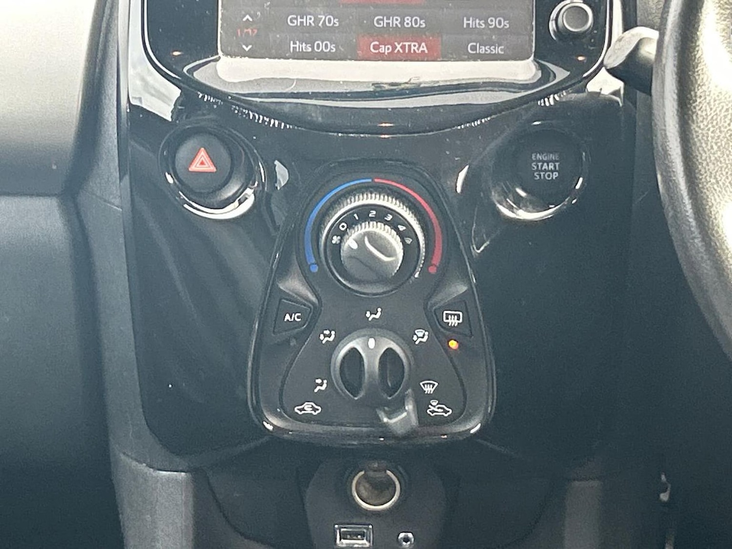 Used Peugeot 108 2016 for sale - 76127150: Photo 12