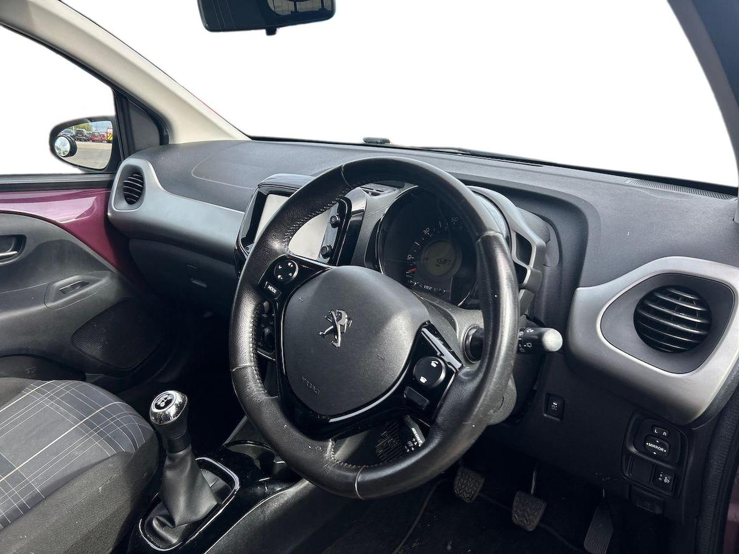 Used Peugeot 108 2016 for sale - 76127150: Photo 15