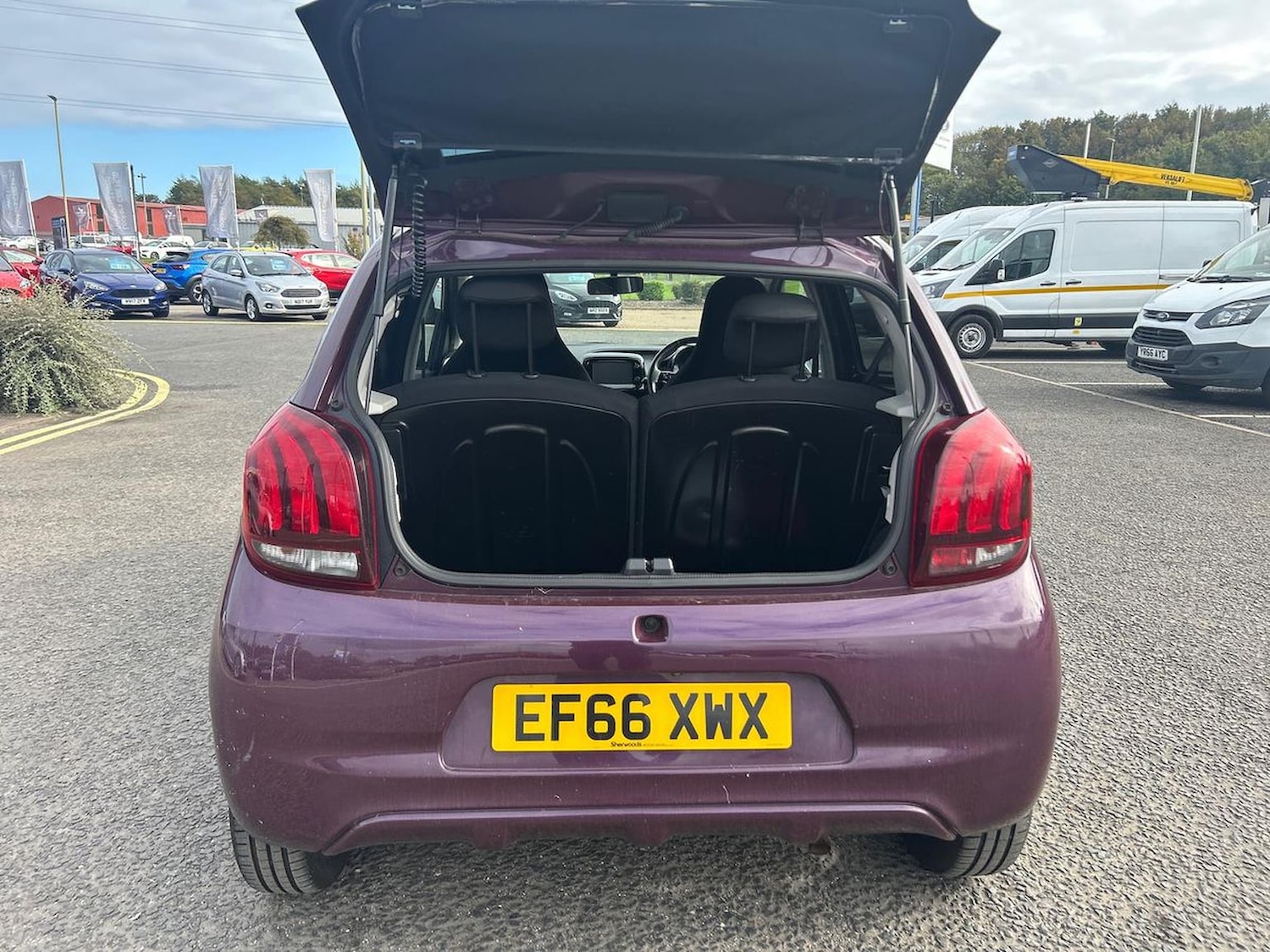 Used Peugeot 108 2016 for sale - 76127150: Photo 17