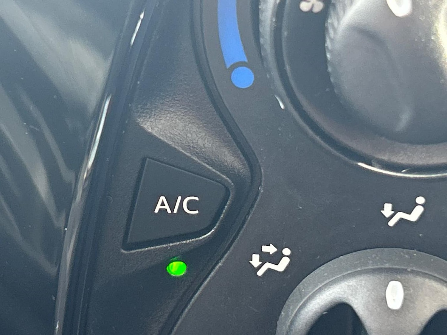 Used Peugeot 108 2016 for sale - 76127150: Photo 25
