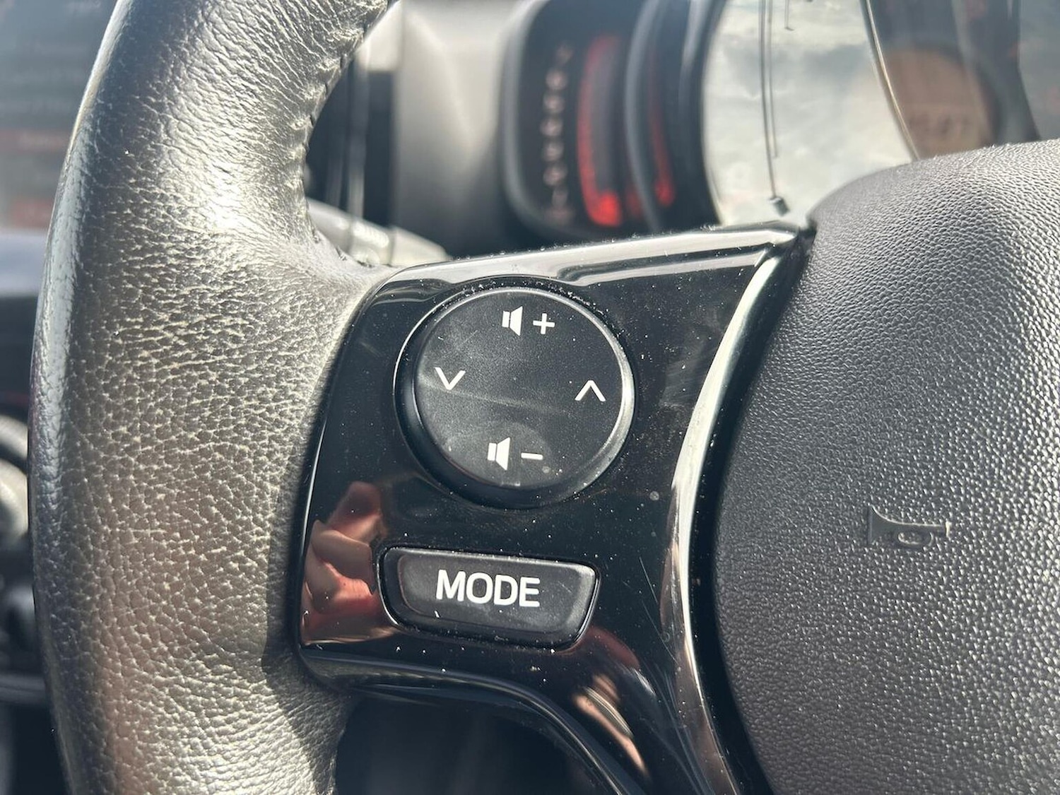 Used Peugeot 108 2016 for sale - 76127150: Photo 26
