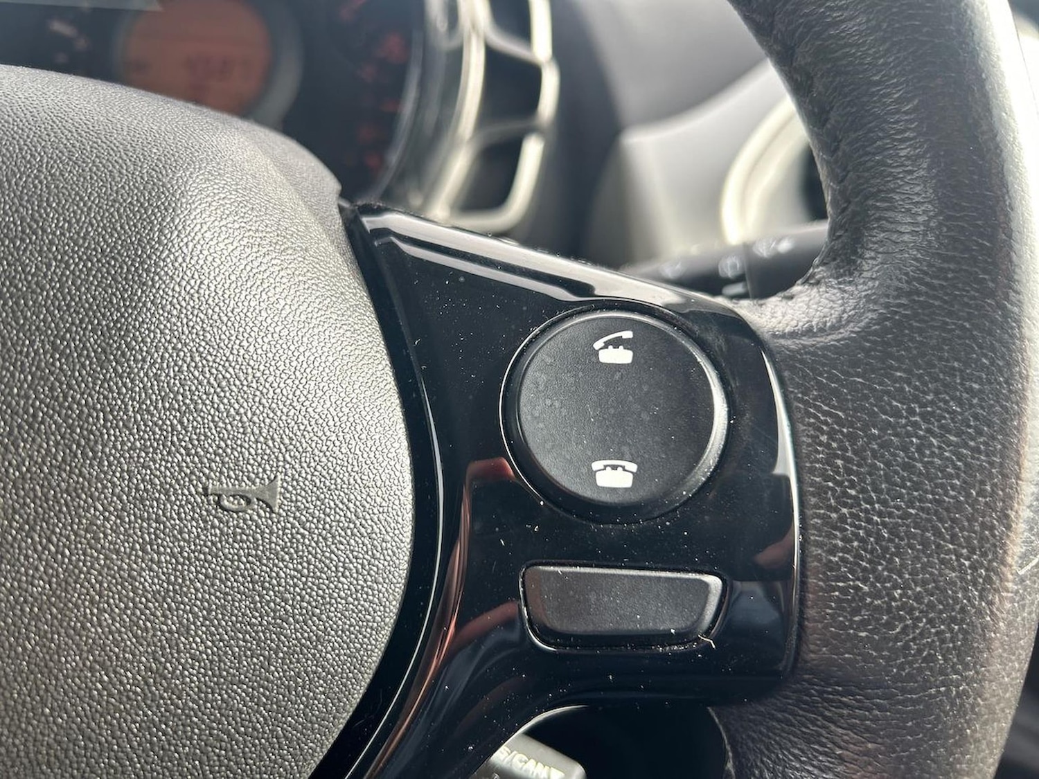 Used Peugeot 108 2016 for sale - 76127150: Photo 27