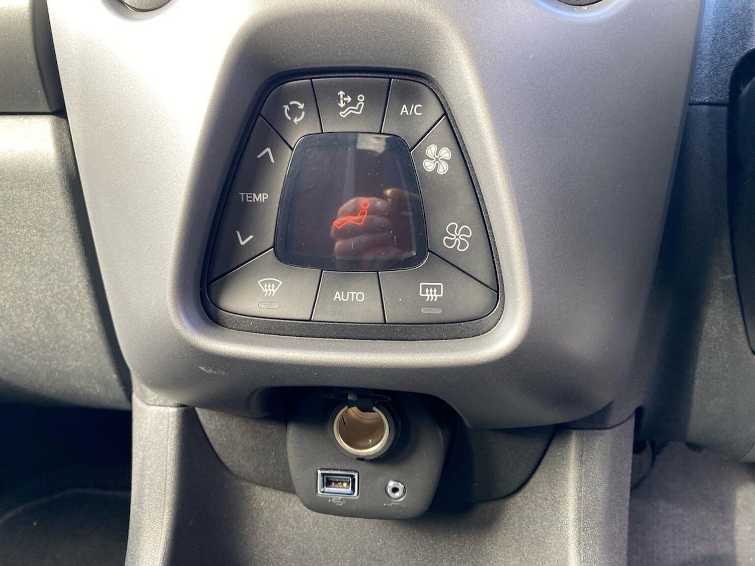 Used Toyota AYGO 2019 for sale - 76181376: Photo 12