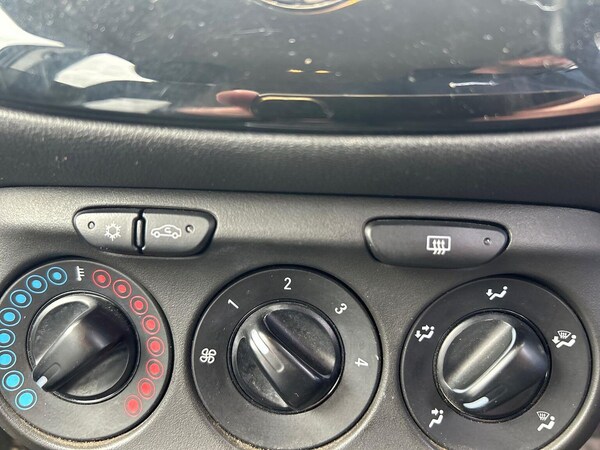Used Vauxhall Corsa 2016 for sale - 76128973: Photo 12
