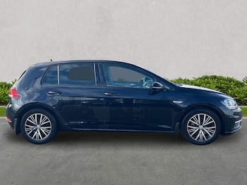 Used Volkswagen Golf 2018 for sale - 75908174: Photo