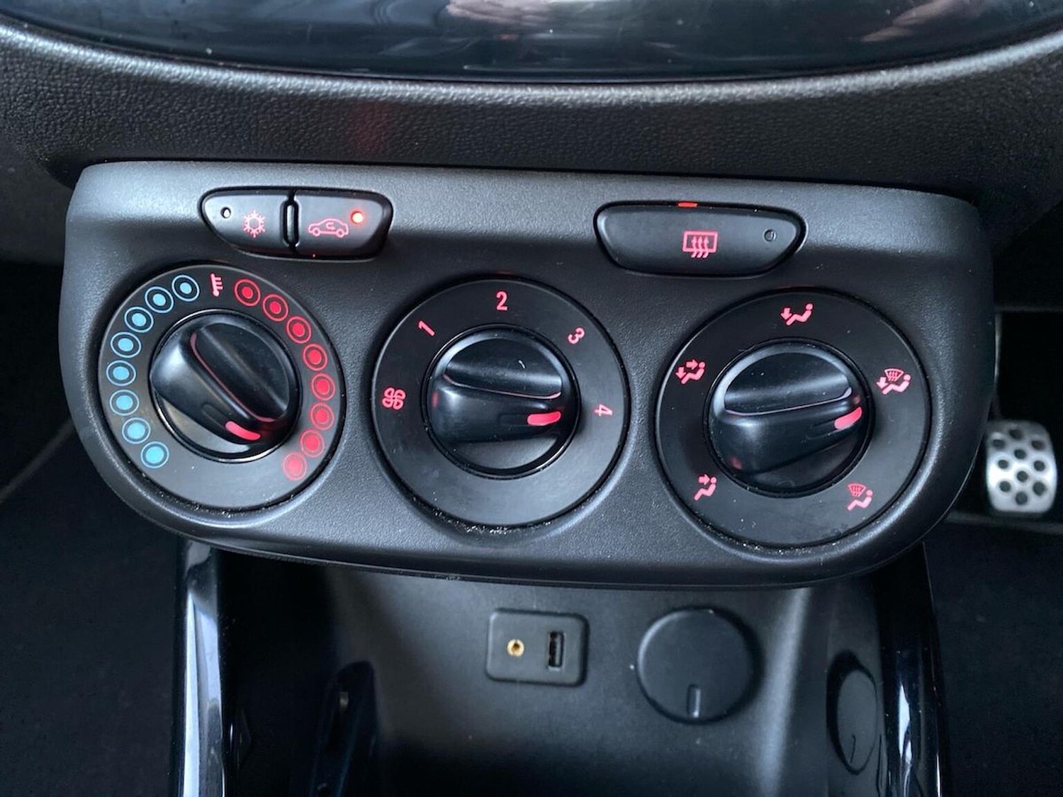 Used Vauxhall ADAM 2016 for sale - 76650244: Photo 12