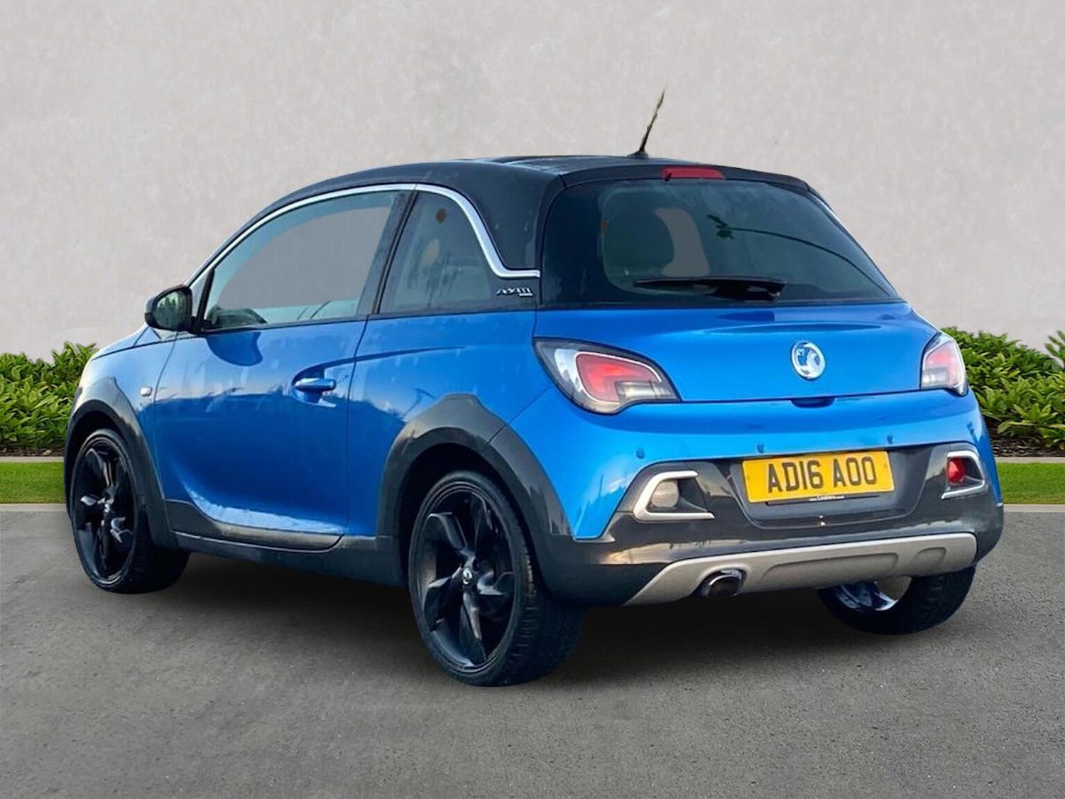 Used Vauxhall ADAM 2016 for sale - 76650244: Photo 2