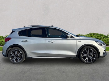 Used Ford Focus 2020 for sale - 76402433: Photo