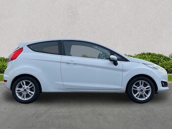 Used Ford Fiesta 2017 for sale - 76541784: Photo