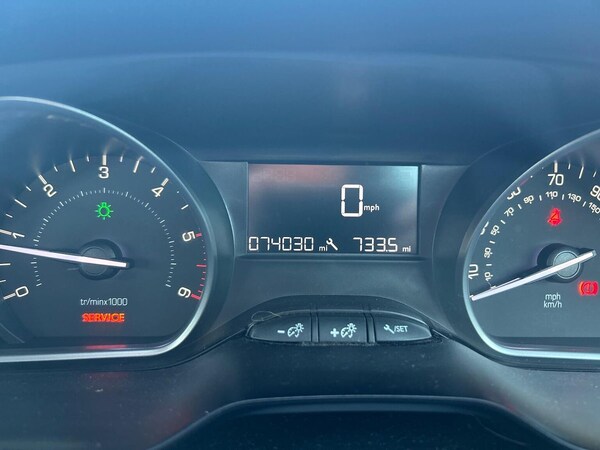 Used Peugeot 2008 2017 for sale - 76340565: Photo 10