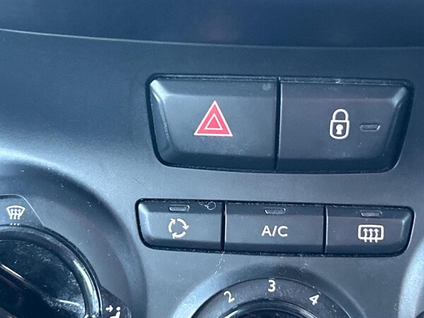 Used Peugeot 2008 2017 for sale - 76340565: Photo 22
