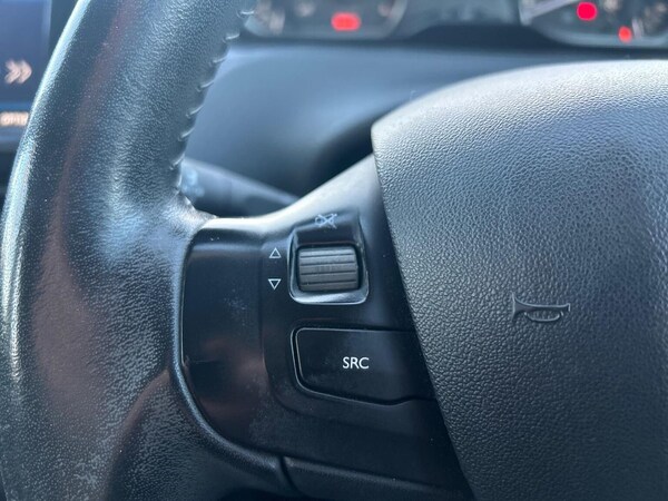 Used Peugeot 2008 2017 for sale - 76340565: Photo 25
