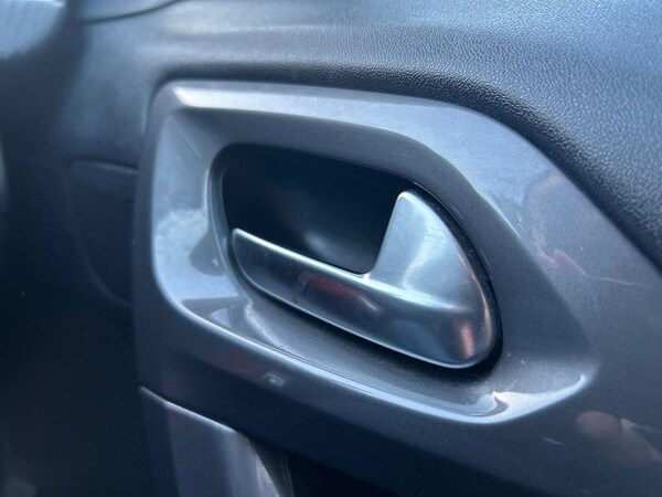 Used Peugeot 2008 2017 for sale - 76340565: Photo 28