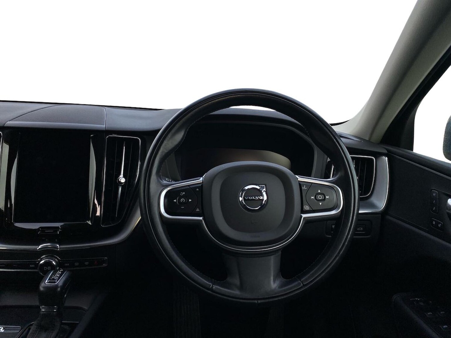 Used Volvo XC60 2019 for sale - 76748445: Photo 9