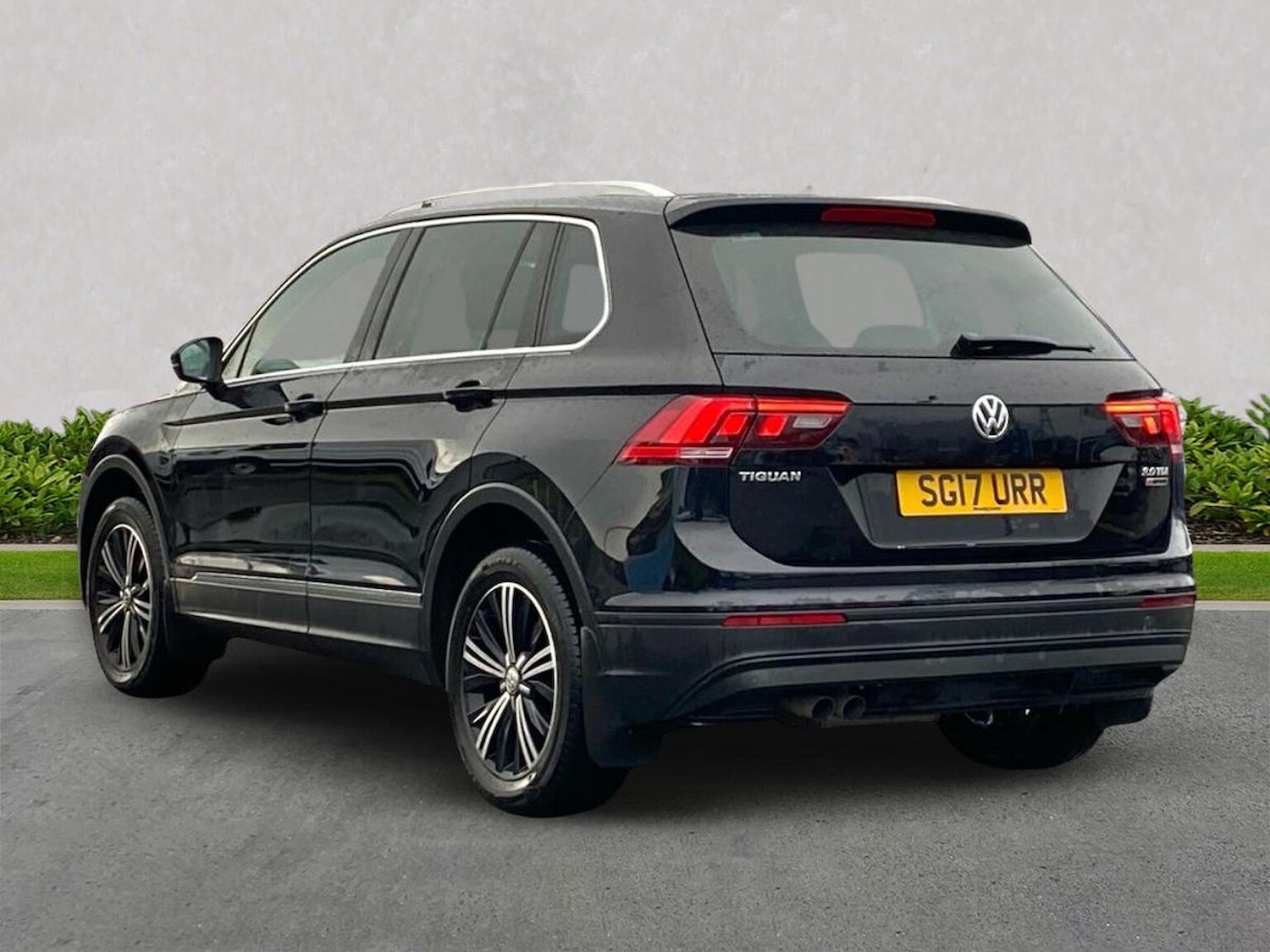 Used Volkswagen Tiguan 2017 for sale - 76736680: Photo 2