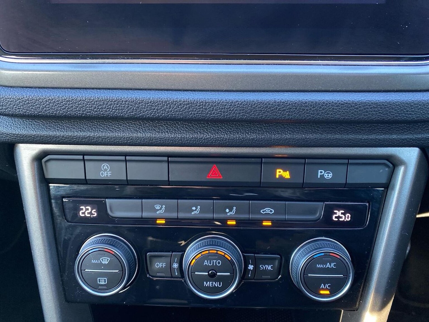 Used Volkswagen T-Roc 2021 for sale - 76651268: Photo 12