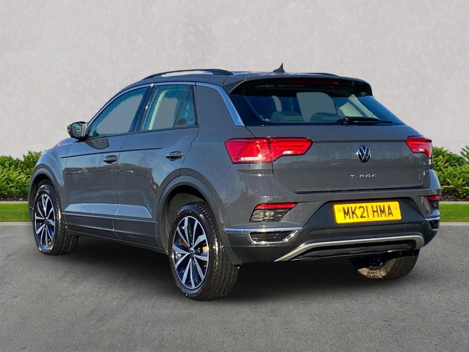 Used Volkswagen T-Roc 2021 for sale - 76651268: Photo 2