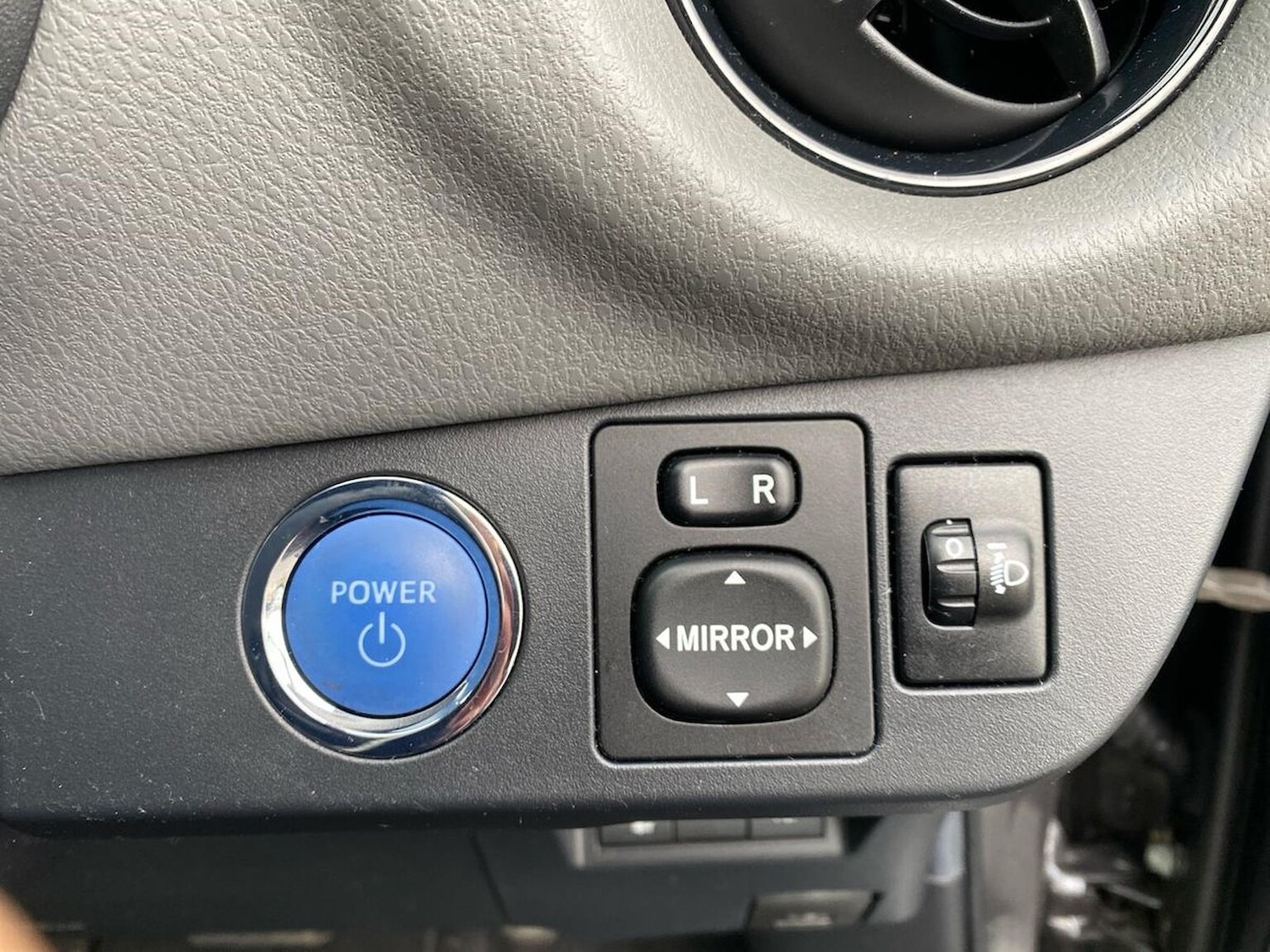 Used Toyota Yaris 2020 for sale - 76335119: Photo 22