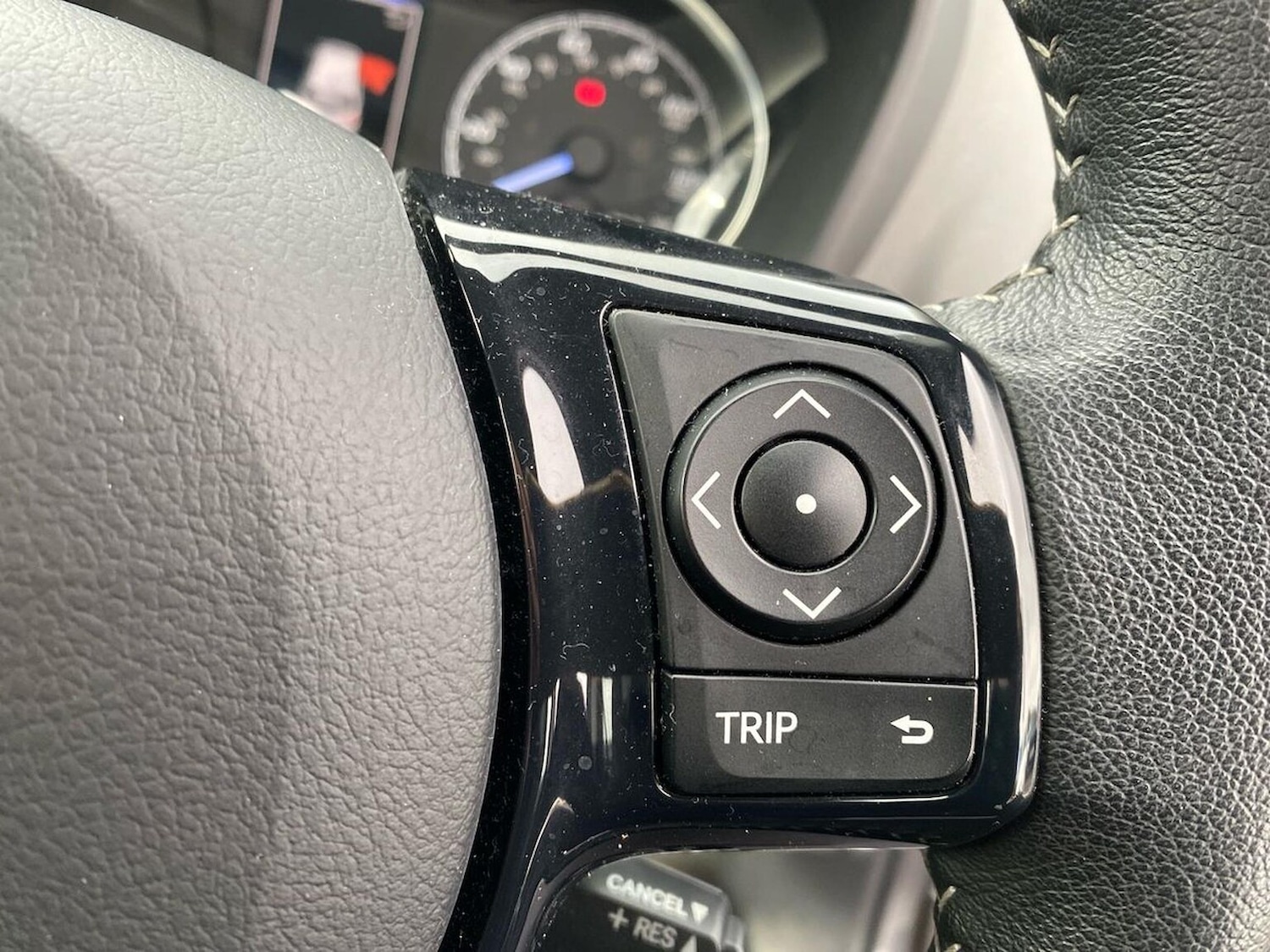 Used Toyota Yaris 2020 for sale - 76335119: Photo 27