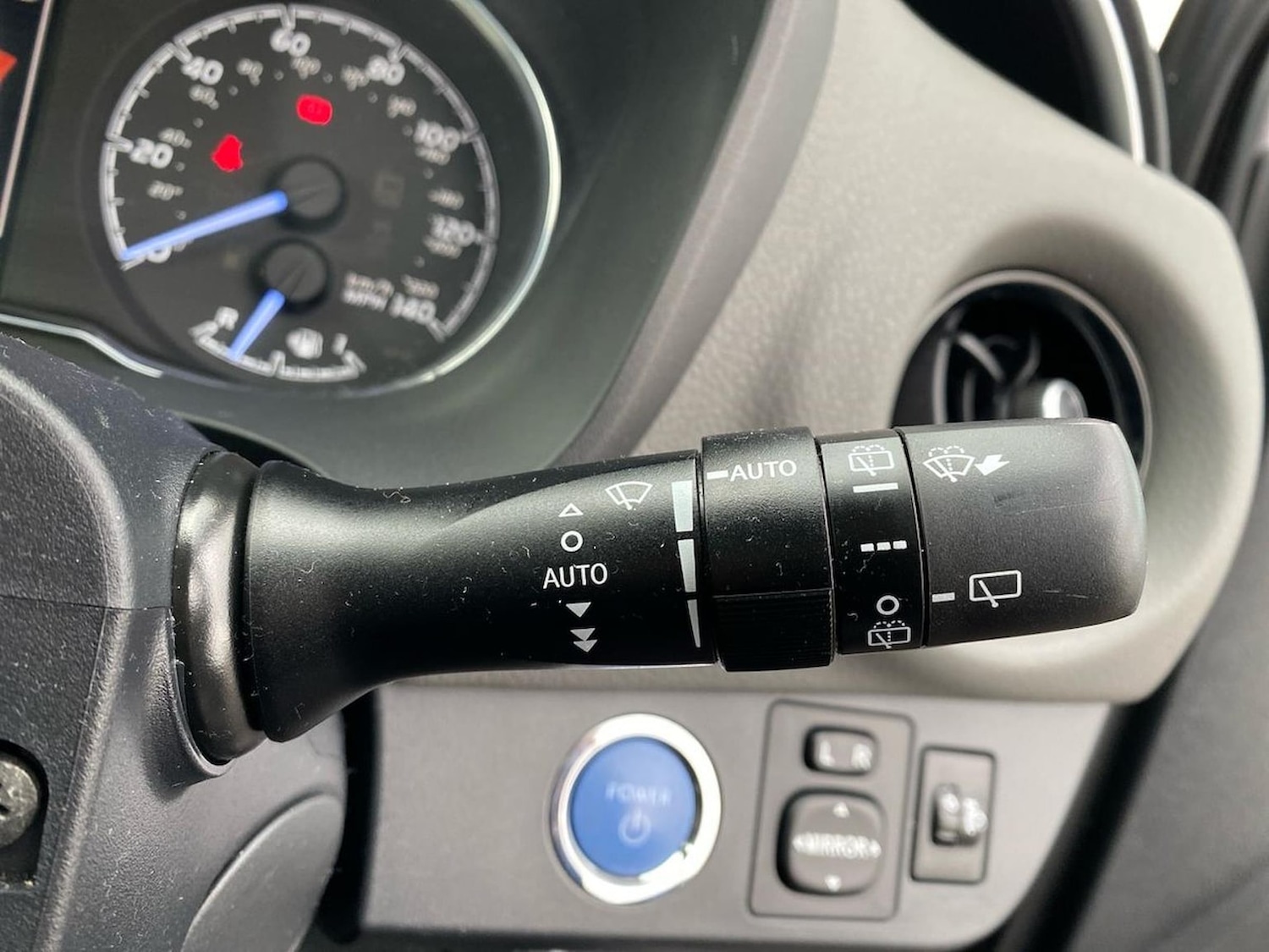 Used Toyota Yaris 2020 for sale - 76335119: Photo 29