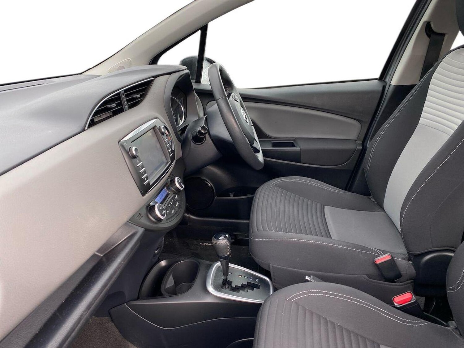 Used Toyota Yaris 2020 for sale - 76335119: Photo 7