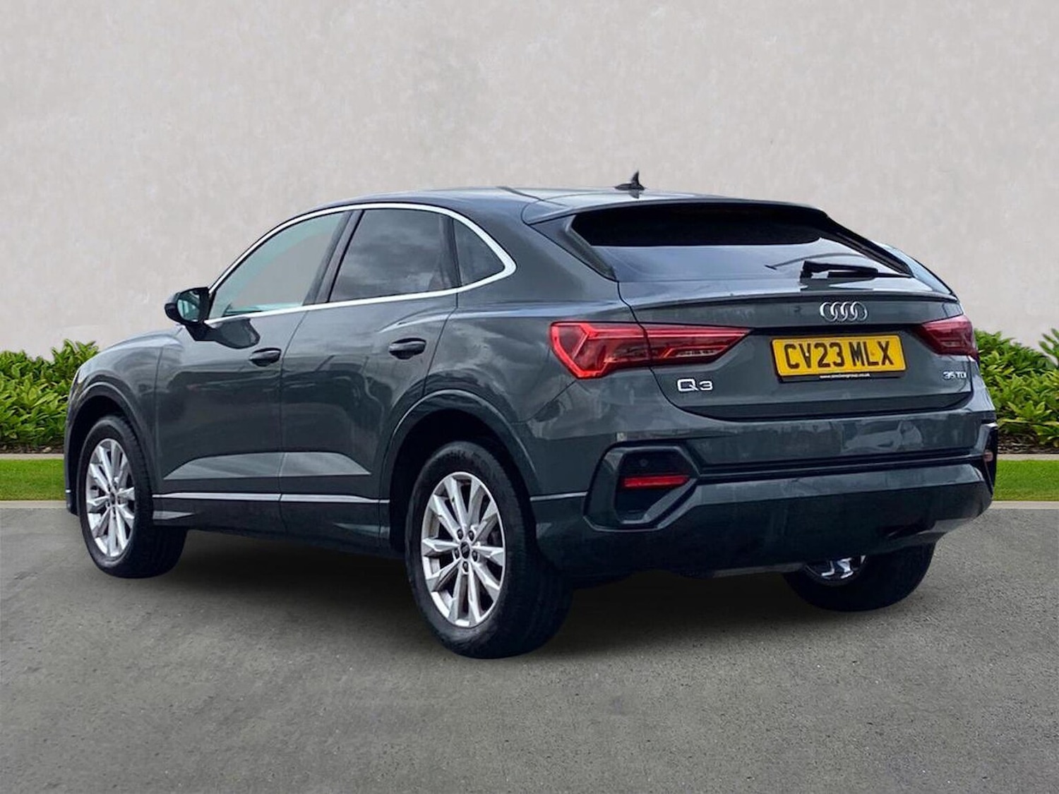 Used Audi Q3 2023 for sale - 76300789: Photo 2