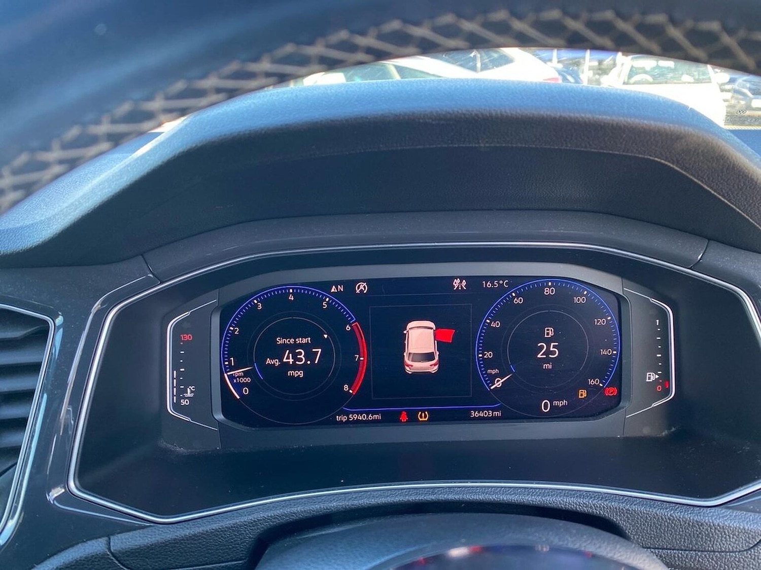 Used Volkswagen T-Roc 2018 for sale - 76164943: Photo 10