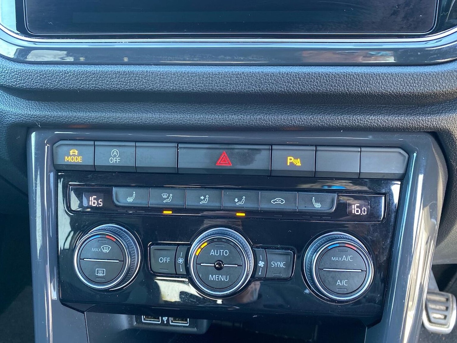 Used Volkswagen T-Roc 2018 for sale - 76164943: Photo 12