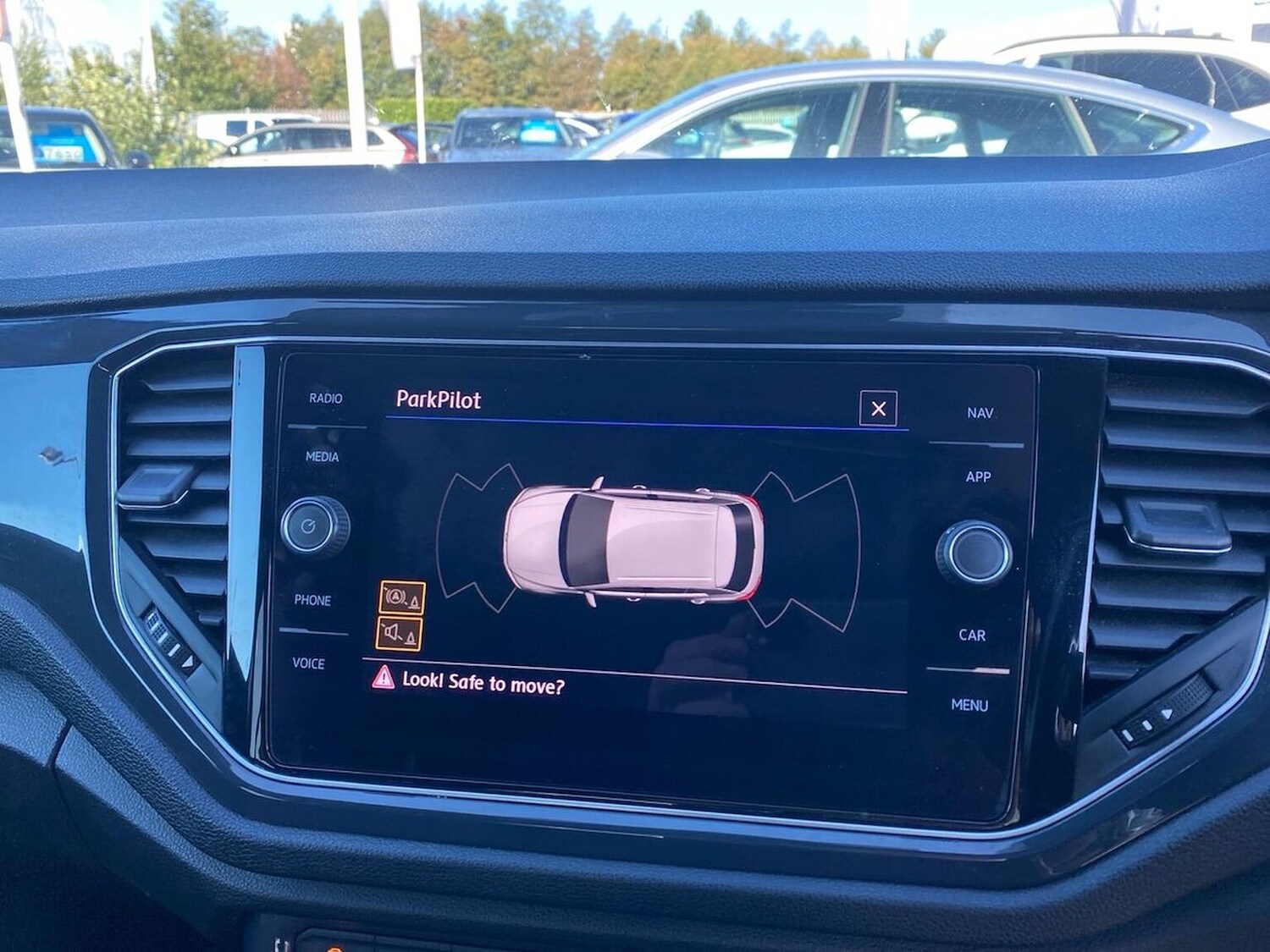 Used Volkswagen T-Roc 2018 for sale - 76164943: Photo 23