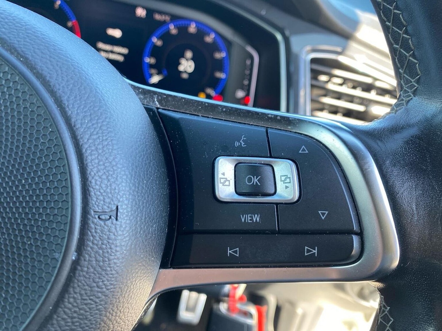 Used Volkswagen T-Roc 2018 for sale - 76164943: Photo 27