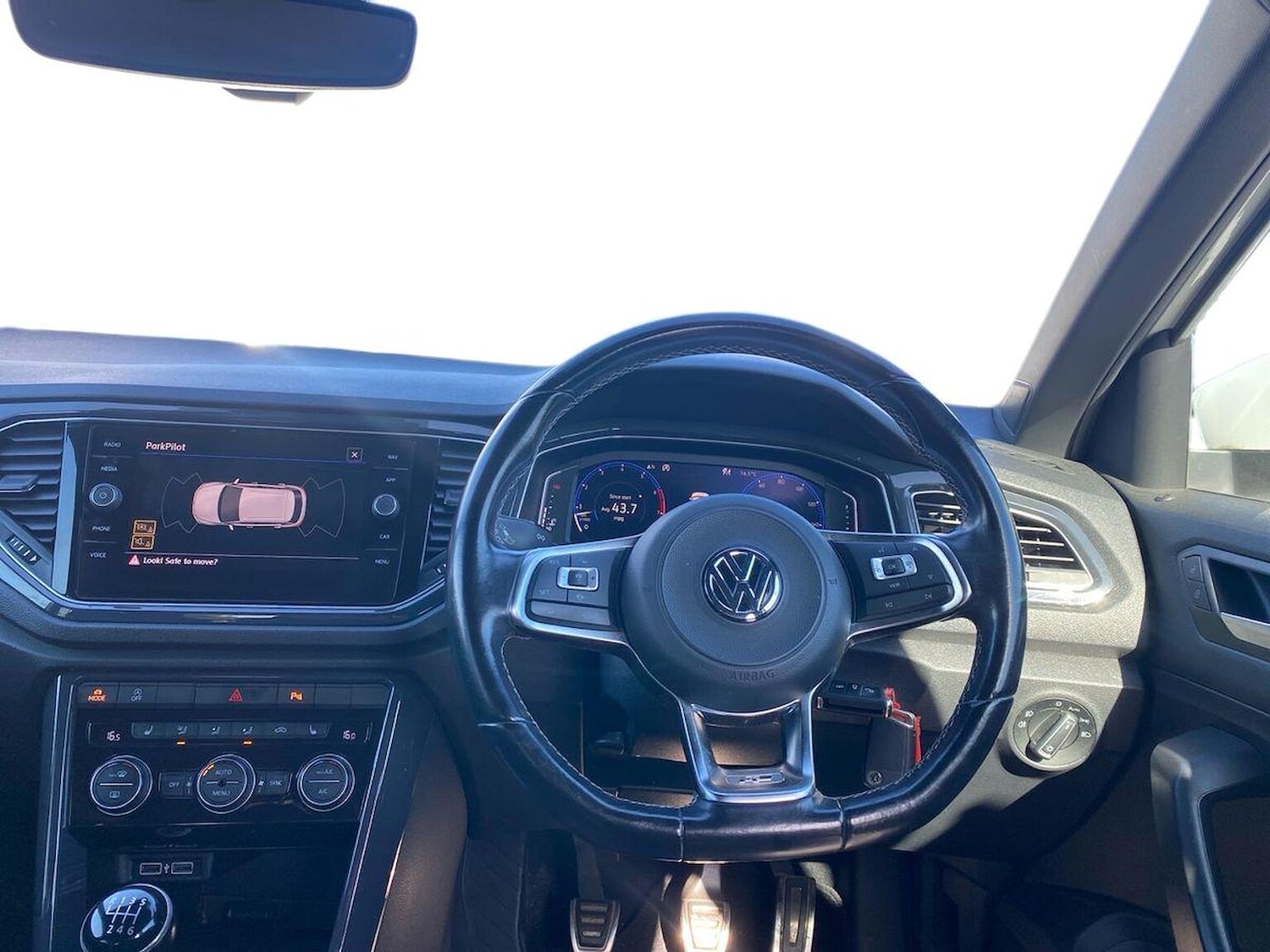 Used Volkswagen T-Roc 2018 for sale - 76164943: Photo 9