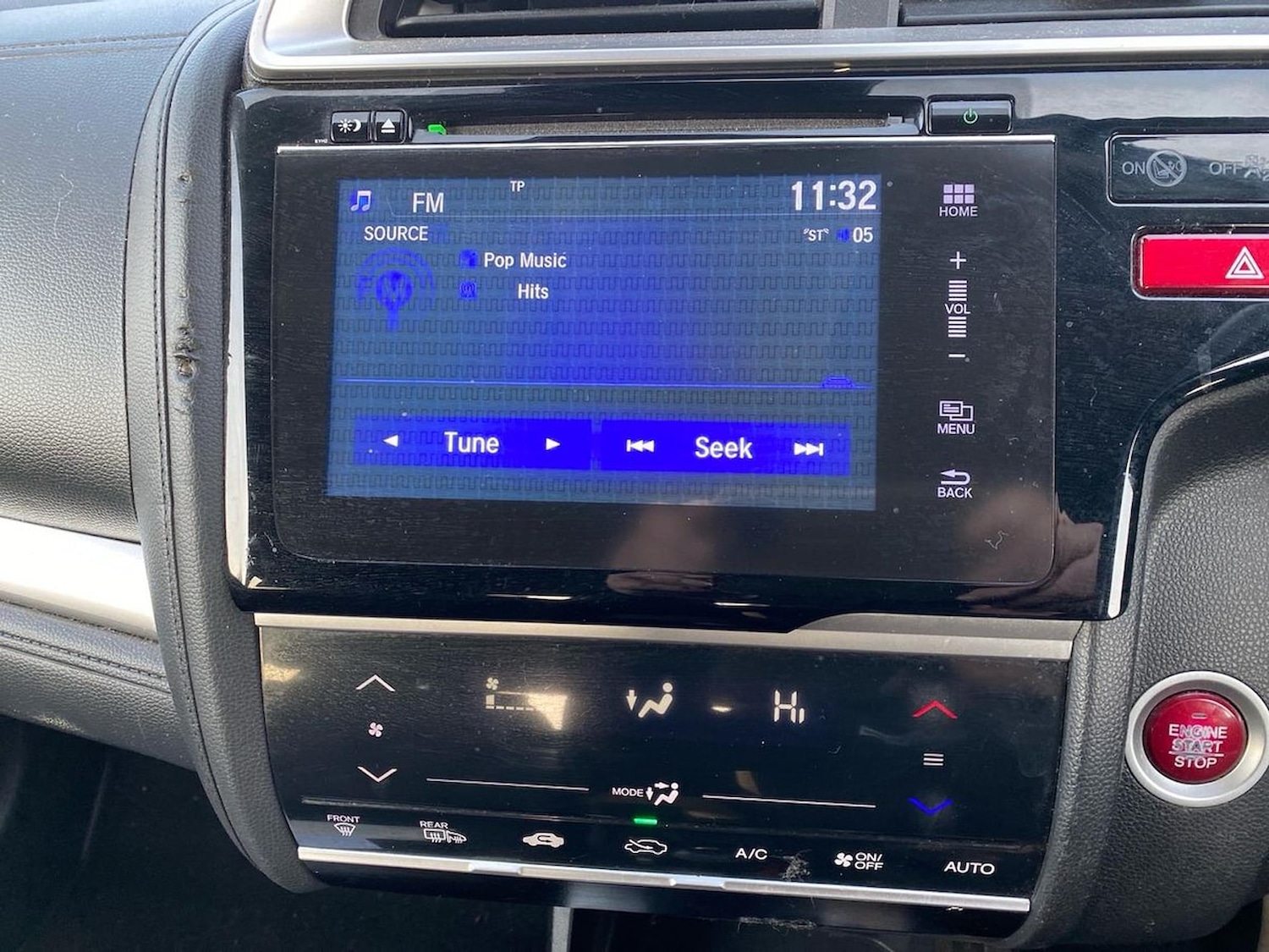 Used Honda Jazz 2017 for sale - 76492384: Photo 12