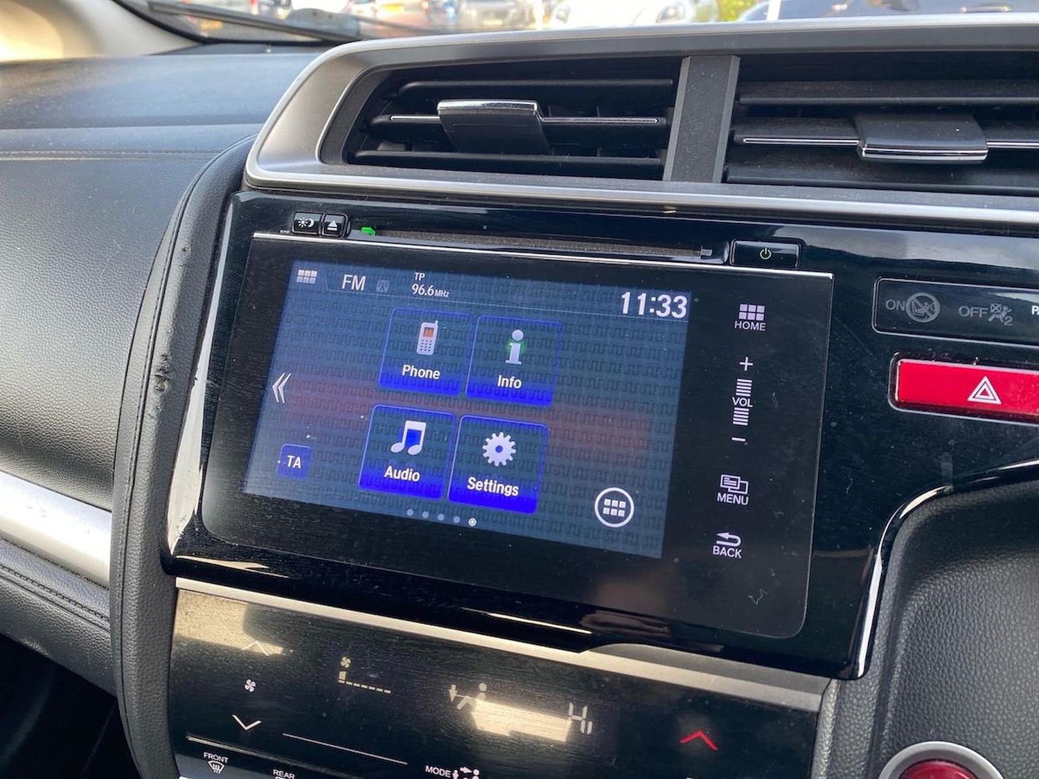 Used Honda Jazz 2017 for sale - 76492384: Photo 25